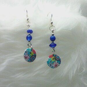 No. 1807 Pretty handmade earrings with half-inch diameter buttons